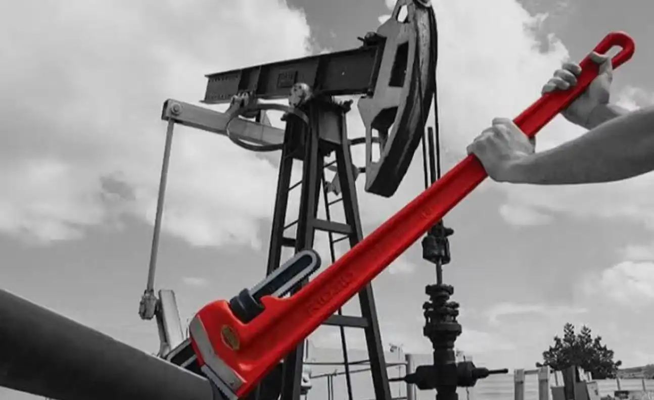 What Is a Heavy Pipe Wrench and Why Do Plumbers Need One?